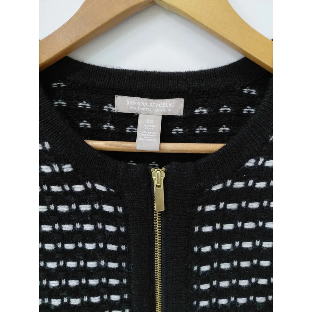 Banana Republic Basket Weave Black/White Zip Up‎ Cardigan/Jacket Size XS